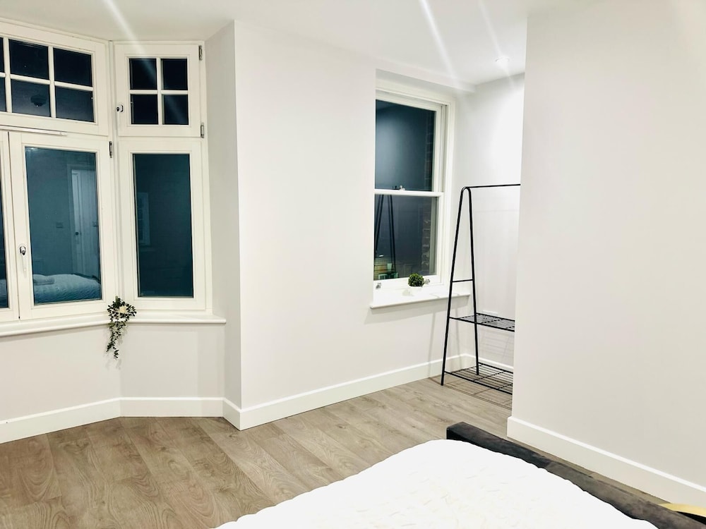 Spacious Margate Apartment- Beach,arts&high Street view 5
