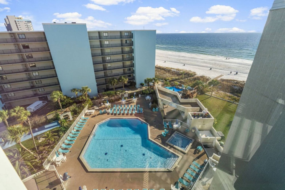 Top of the Gulf 320 Beachfront Free Beach Chairs