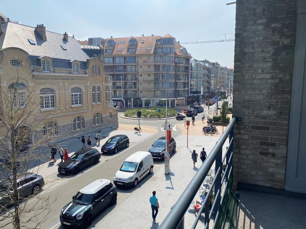 Apartment in Nieuwpoort Near Marina Views