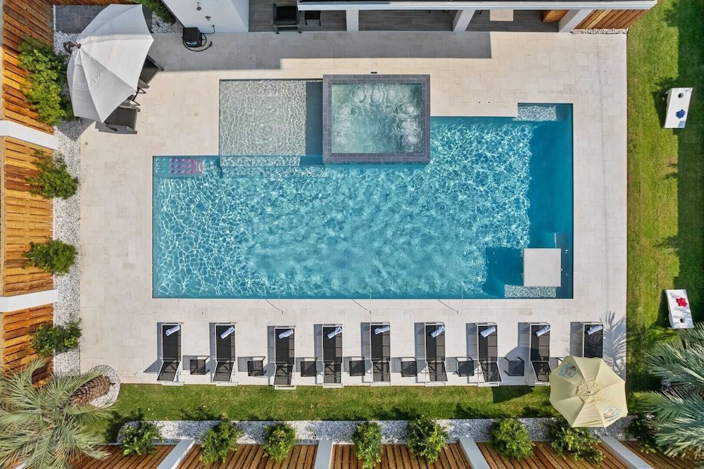 30A Born 2 Beach by Avantstay Luxury Gulf Views w/ Private Pool