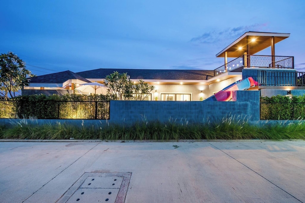 Sky Blue Private Pool Villa, Near Cham Am Beach