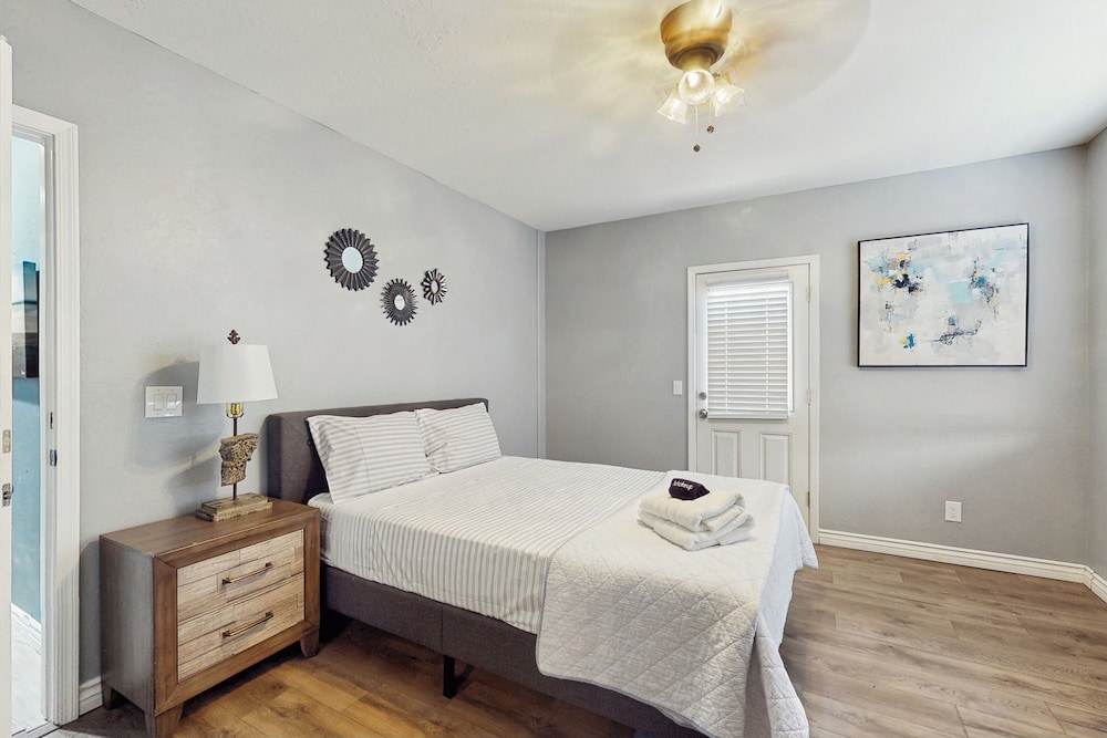 Home in Great Location - AC, W & D, Dog Friendly