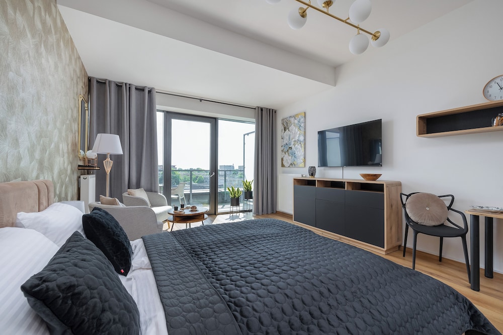 Modern Studio Hanza Tower by Renters