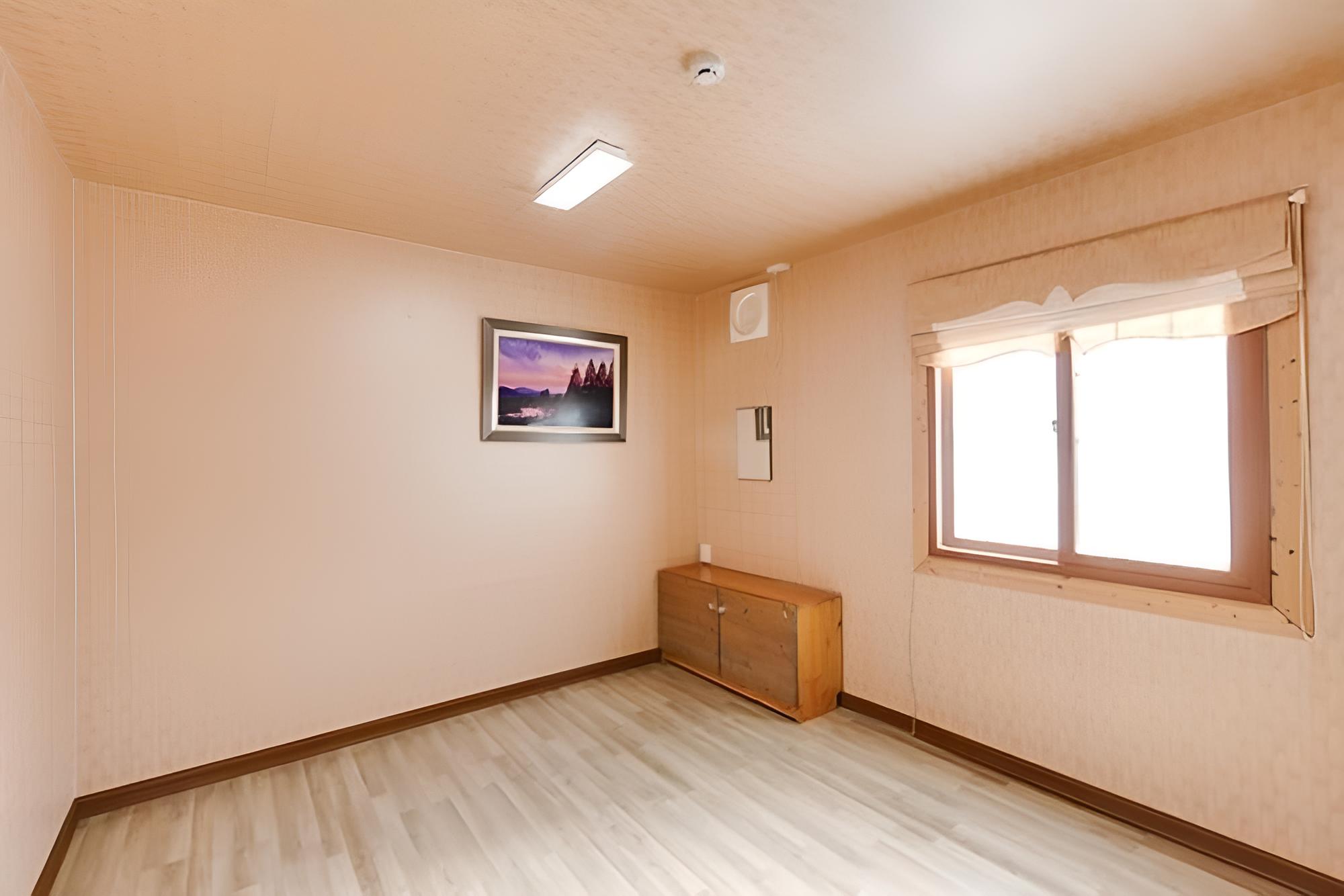 Wanju Moak Pension