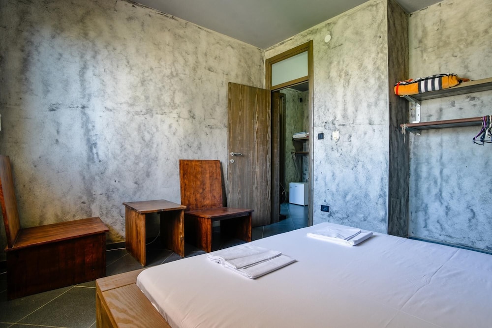 Stone Studio Flat 10 min to Beach in Bar view 2