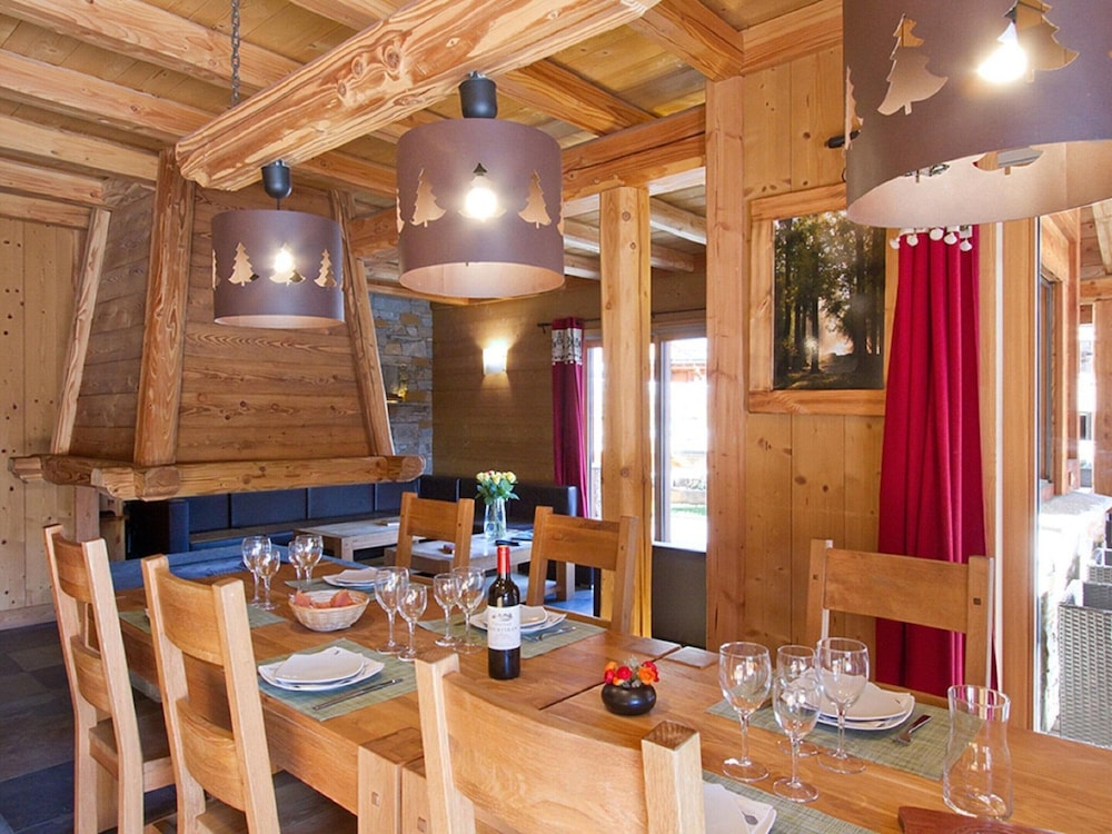 Chalet in Les Deux Alpes With Heated Pool