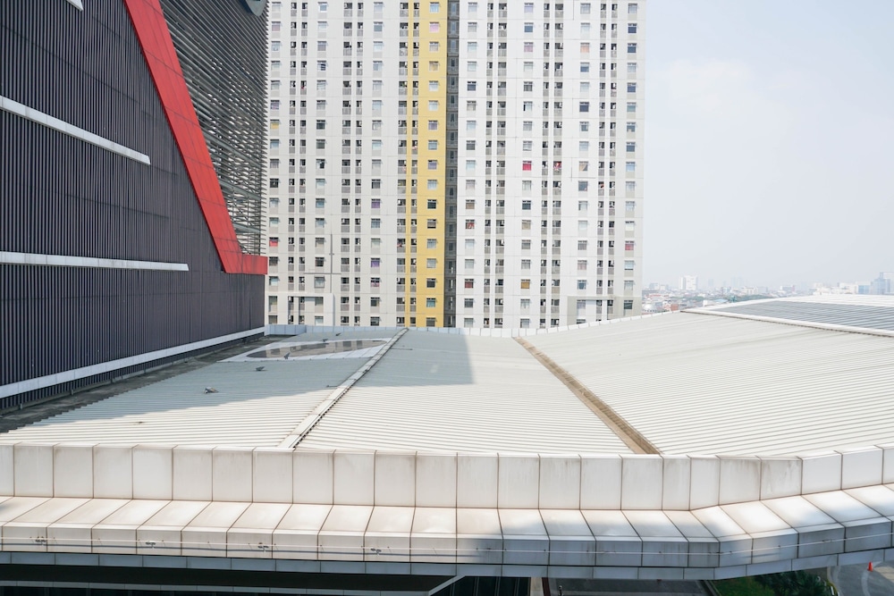 Spacious 2BR Green Bay Pluit Apartment