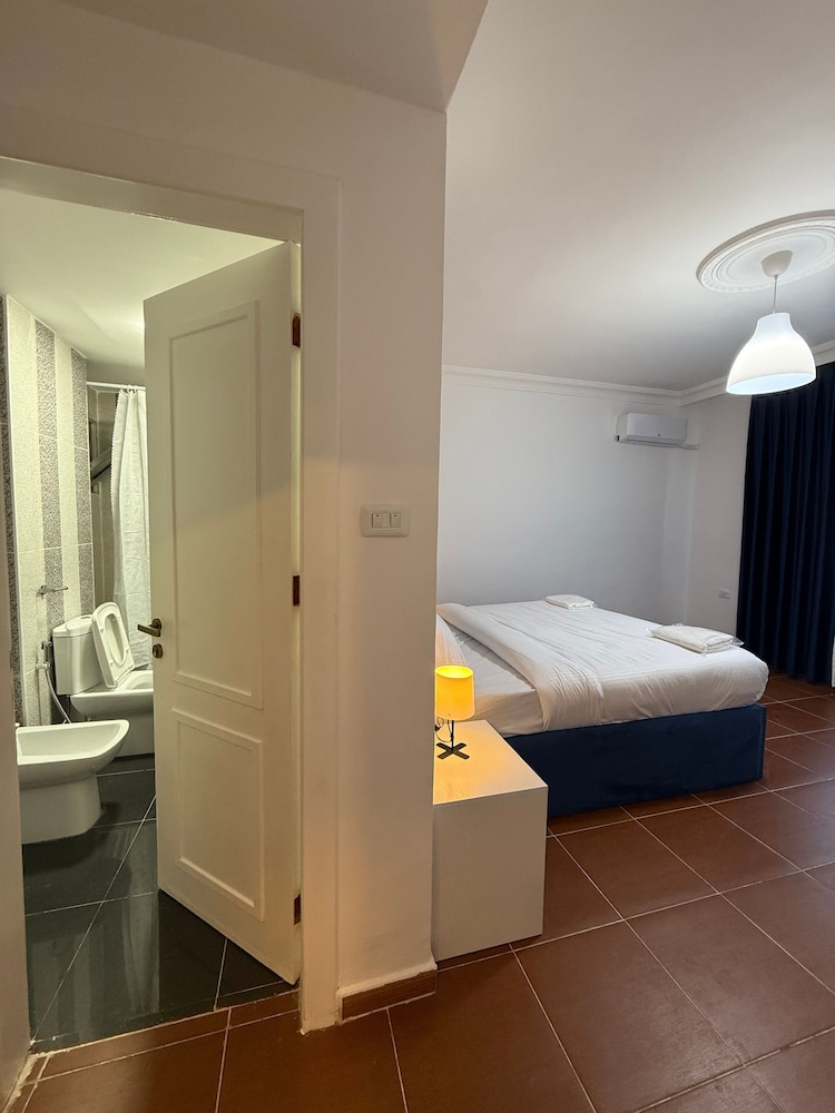 3bedroom Aprt of 200sqm Near Movenpick Hotel Amman