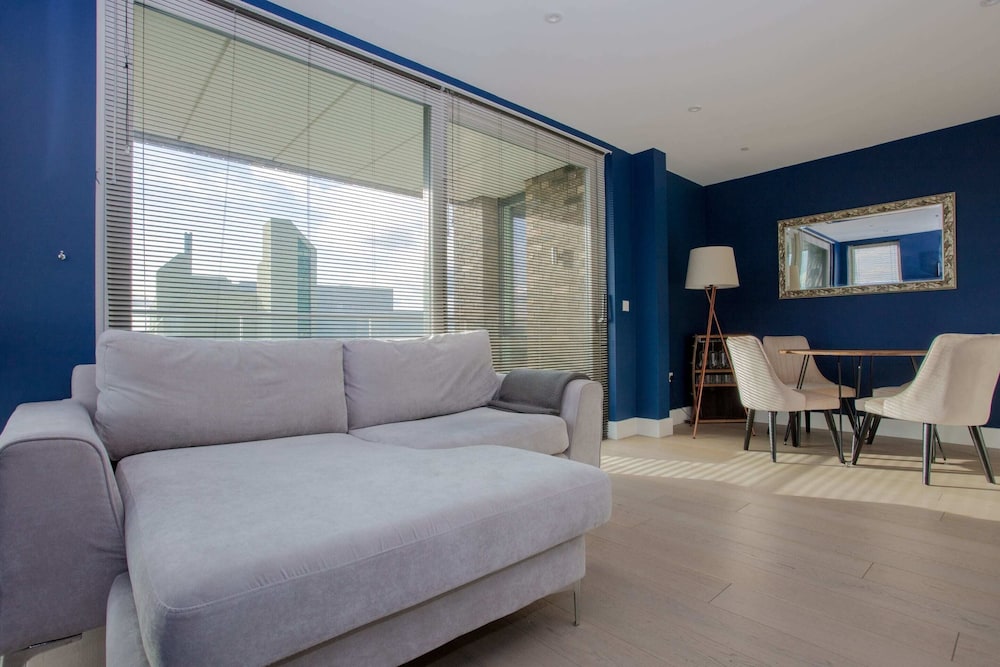 Contemporary 1 Bedroom Apartment in South London