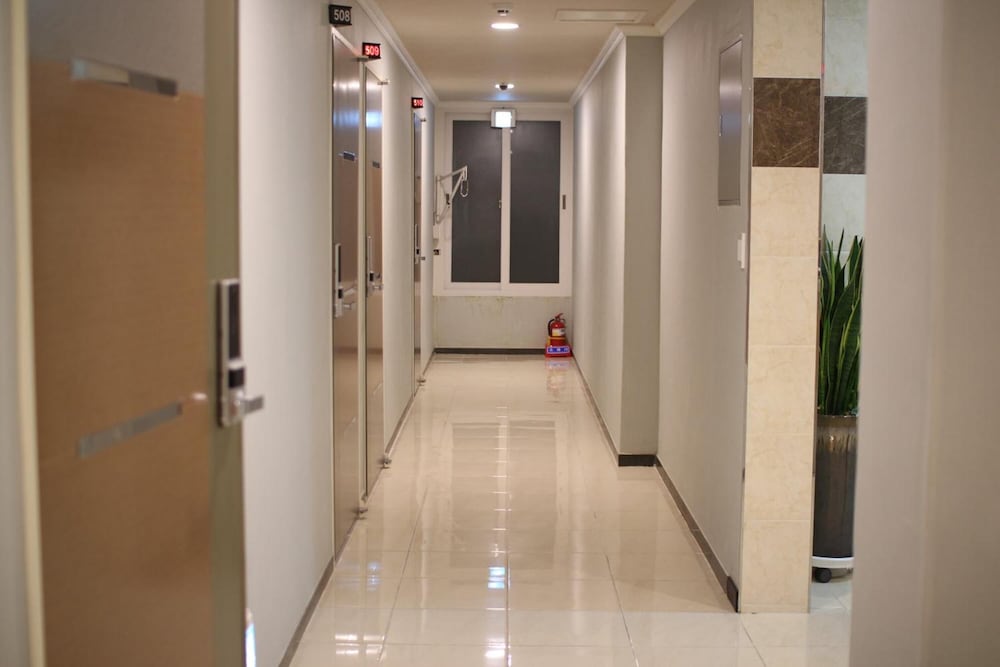 Jeju R Hotel & Guest House - Hostel