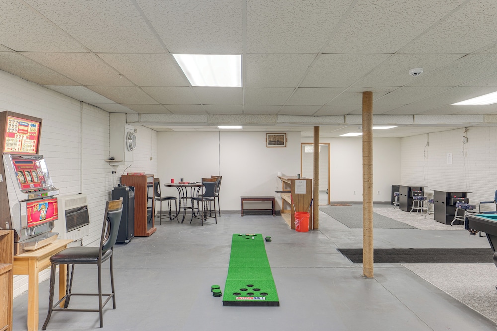 1 Mi to Geneva SP: Family Home w/ Game Room & Yard