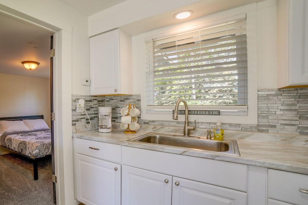 Lake City Vacations - Breezy Lake City Getaway - Walk to Englewood Beach - Property Image 11