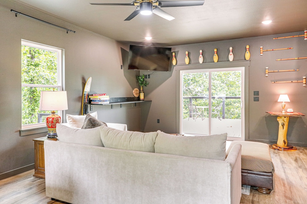 Greers Ferry Lake Retreat: Game Room + Fire Pit!