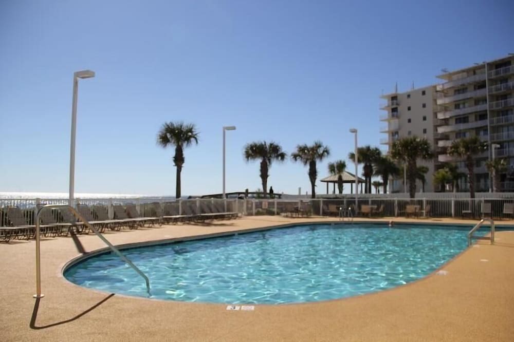 Tradewinds 1102