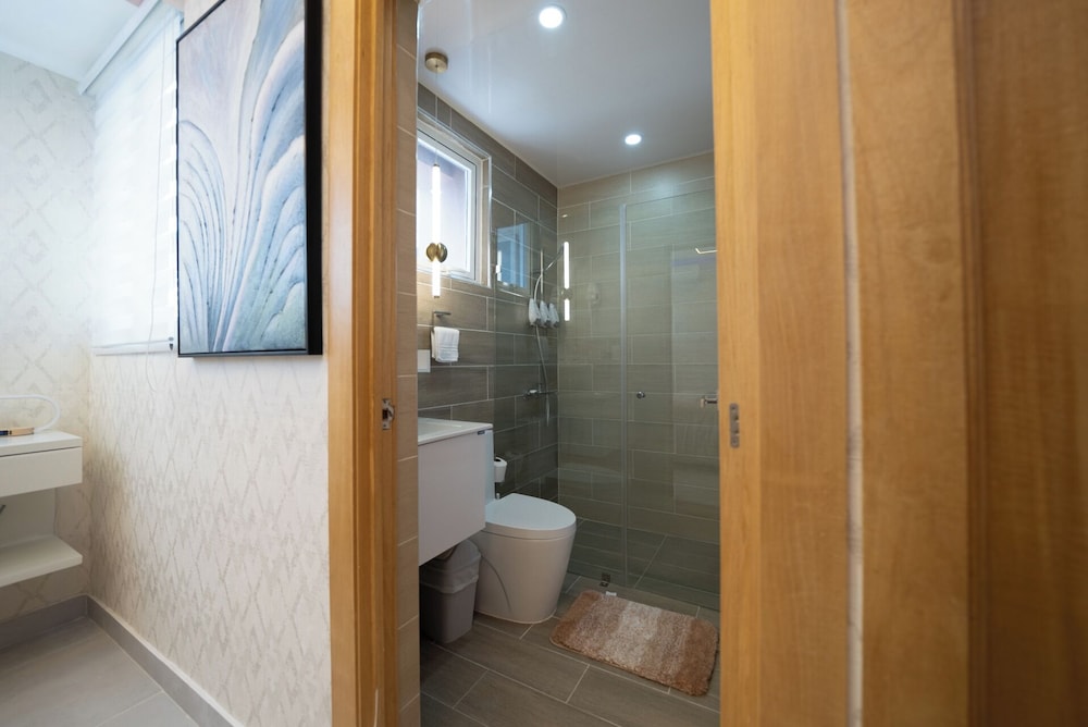 Enjoy Stylish 3br 3, 5b Stylish, Downtown Ocean View
