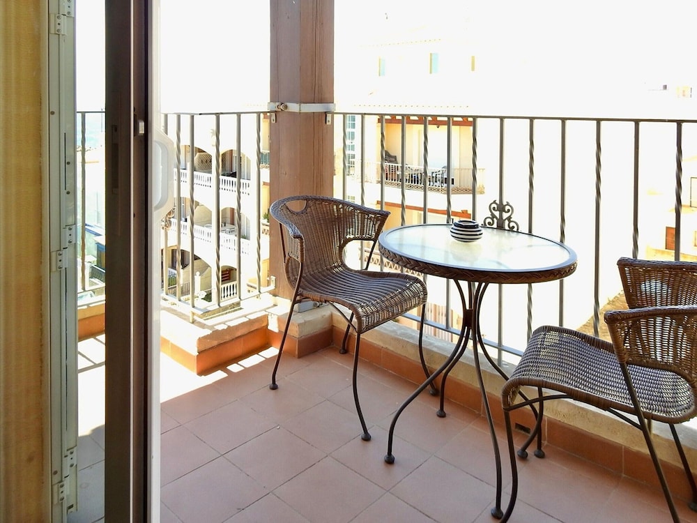 Apartment Near the Beach With sea Views