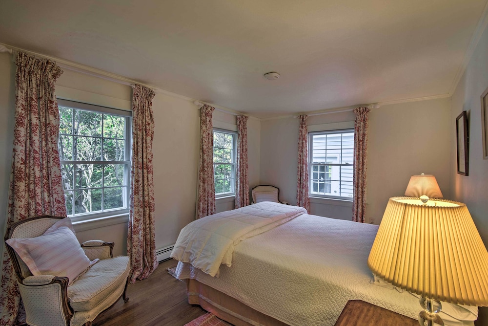 Expansive Beachfront Retreat w/ Outdoor Shower - Property Image 52
