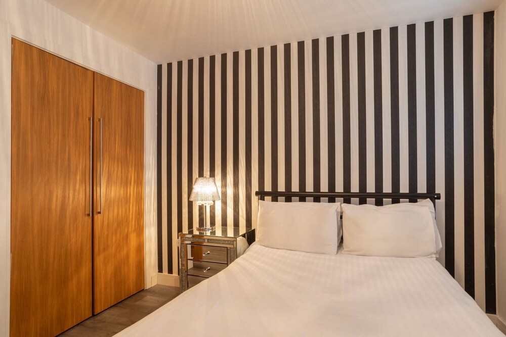 Host Stay Coventry Street