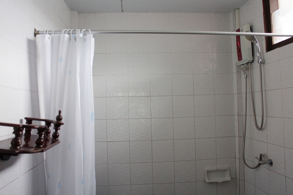 Baan Bua Homestay - Hostel