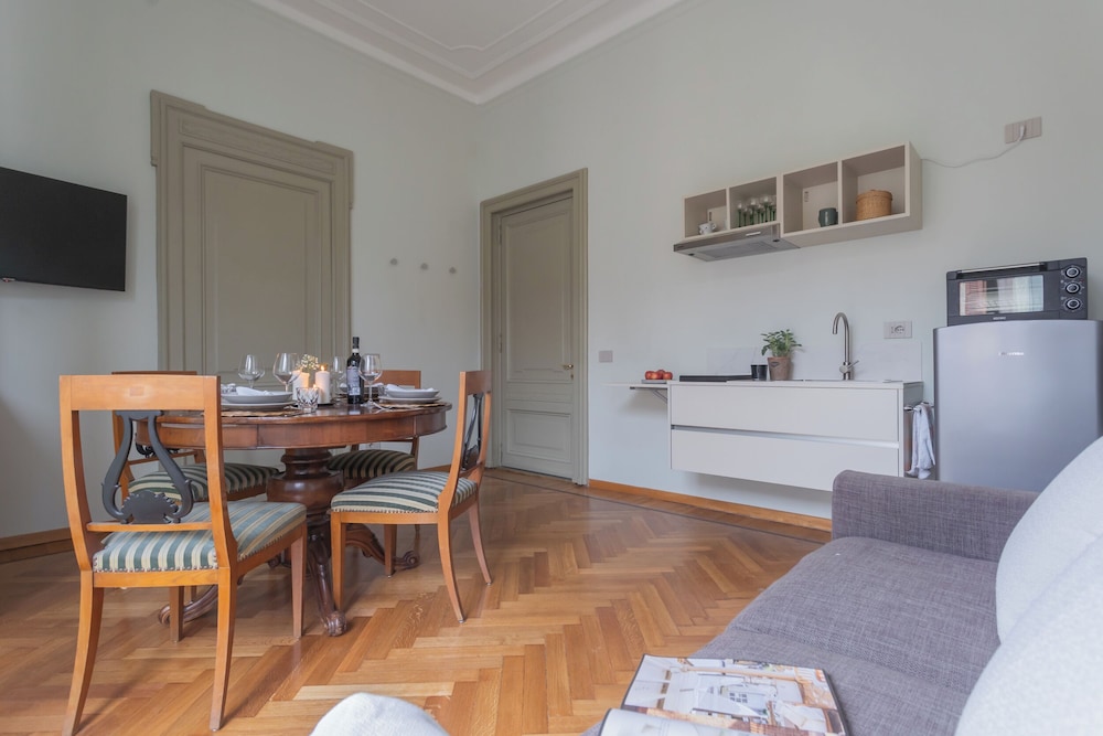 Garibaldi's Balcony by Rent all Como
