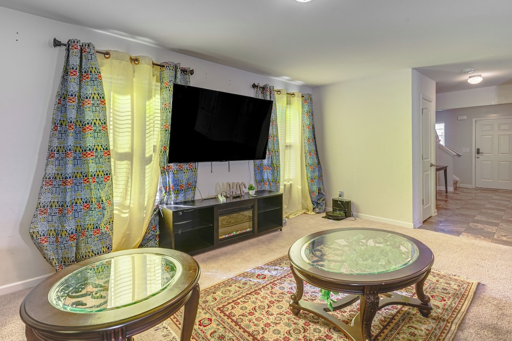 6 Mi to Atlanta Airport! Home w/ Furnished Patio