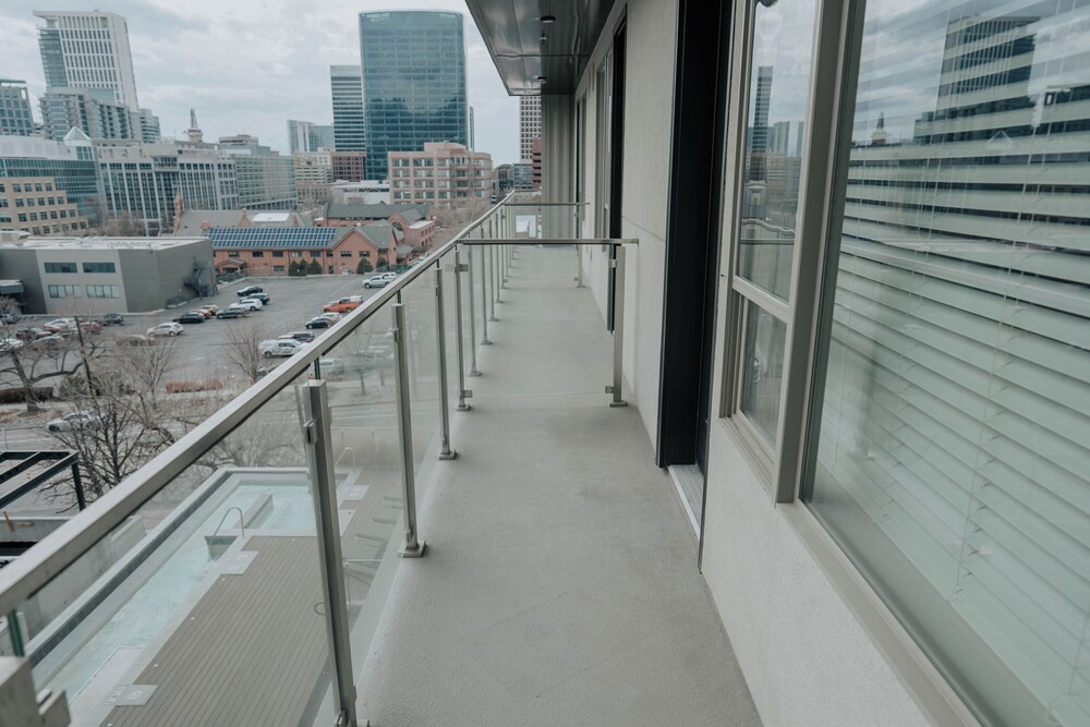 NEW Minimalist & Clean Apt in Downtown SLC