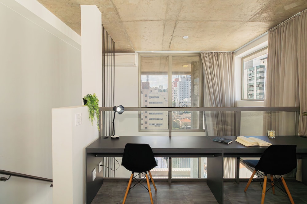 Duplex com piscina e academia