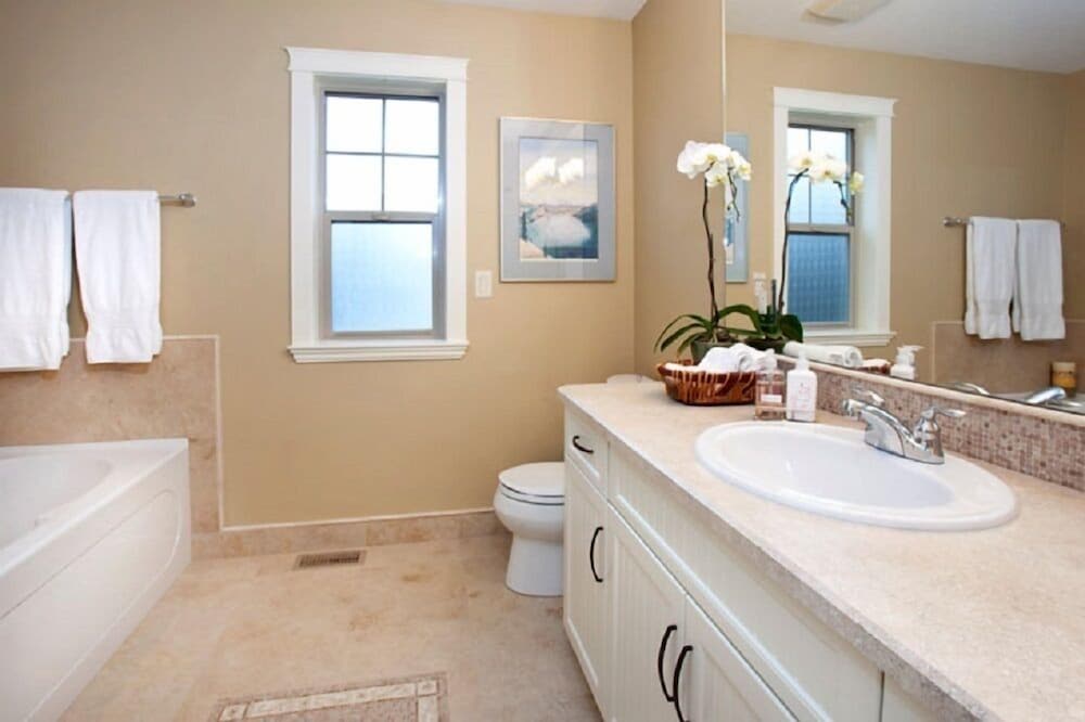 Vernon Vacations - OKeefe's Landing Bed  Breakfast - Property Image 32