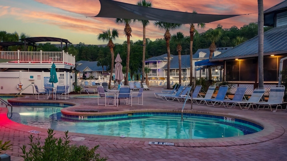 Paradise Lakes Resort, Clothing Optional Resort - Adult Only