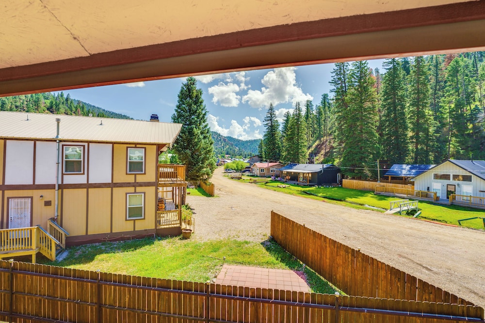 Hike, Bike & Ski: Red River Condo w/ Spa Access