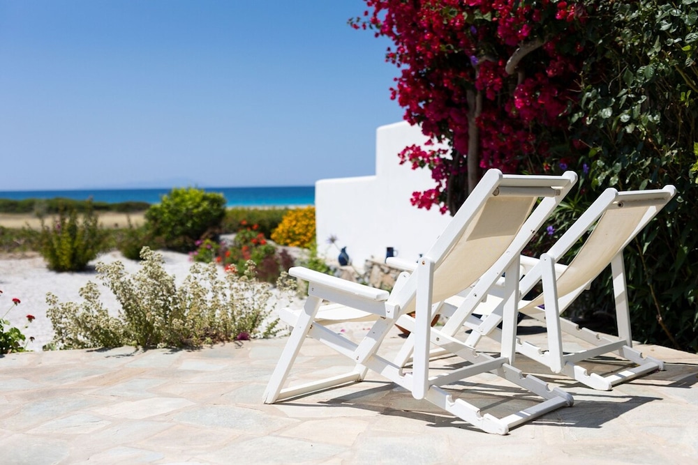 Angali HM Quiet 3 Bdrm Home on the Beach