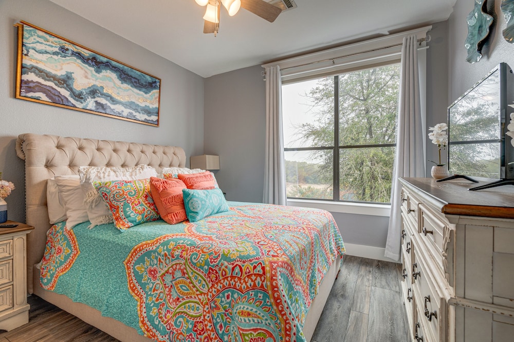 Jonestown Condo on Lake Travis w/ 2 Balconies! - Property Image 28