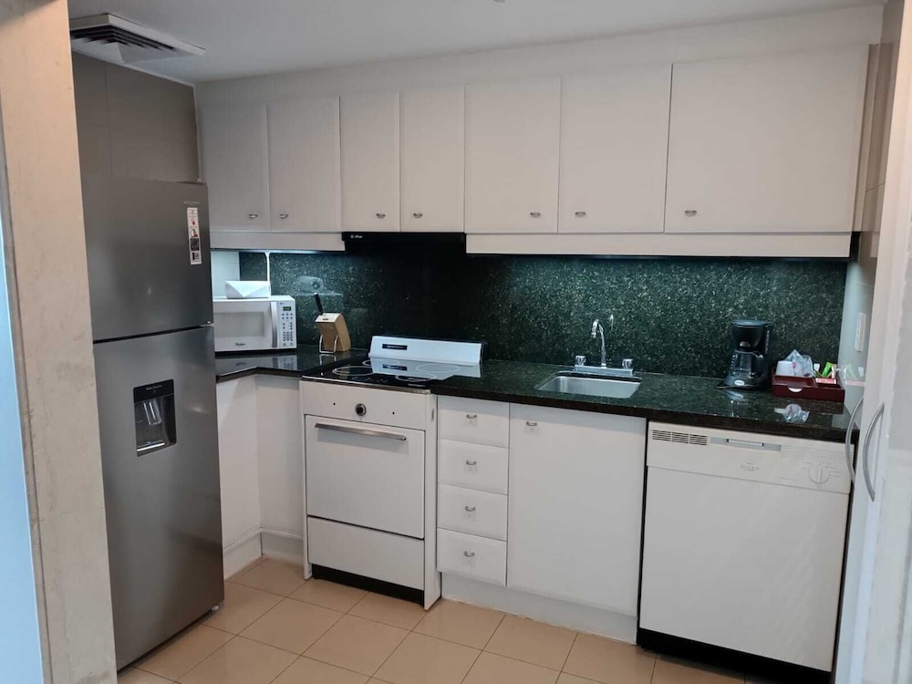 Torres de Suites by InAmazonas