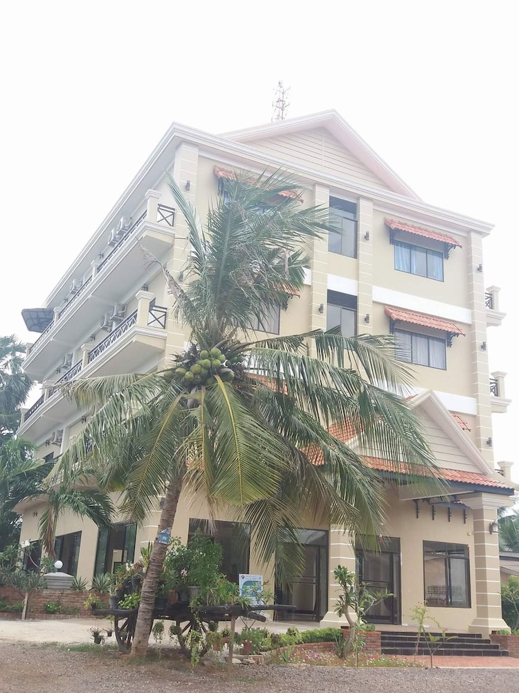 Blue Diamond Guest House - Hostel