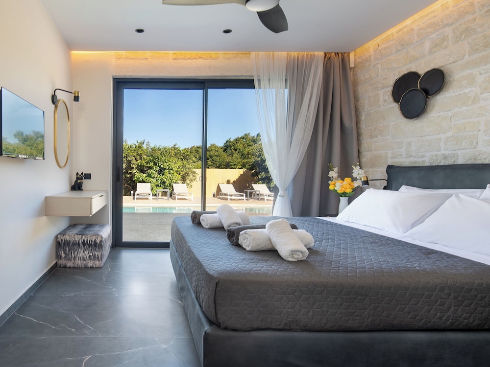 PanStel - Villa Aurora with private pool