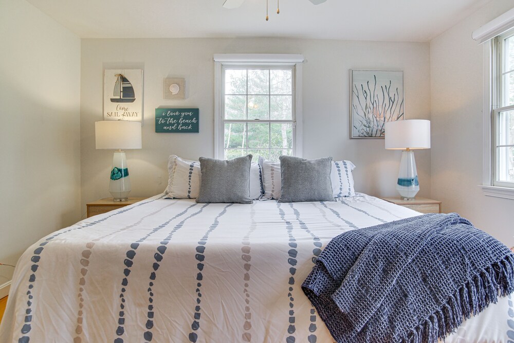 Charming Cape Cod Home ~ 1 Mi to Megansett Beach
