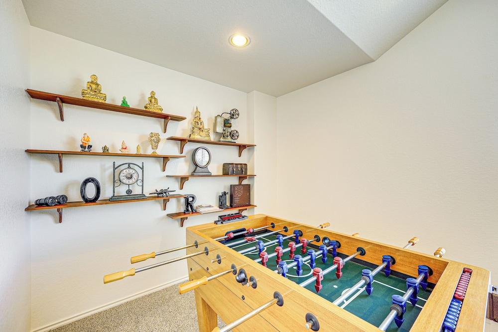 5 Mi to Randolph Afb: Spacious Cibolo Haven!