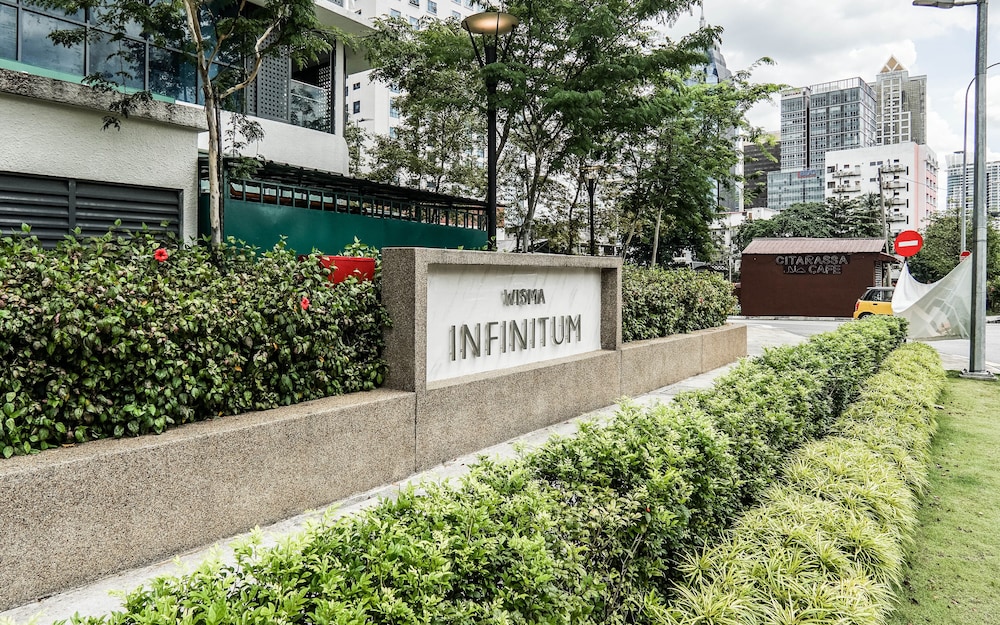 Luxe Infinitum by Airhost