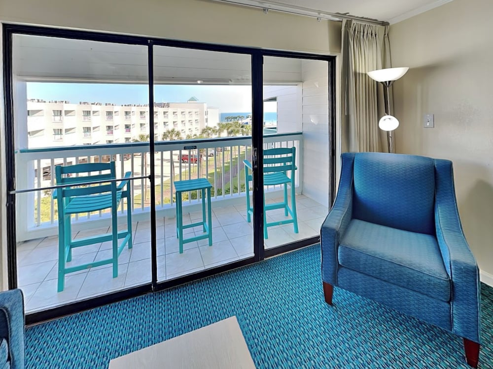 Casa Del Mar 350-front Facing
