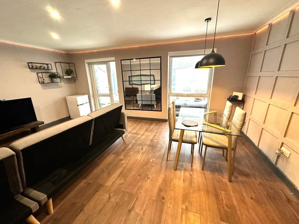 Leamington Spa-3 Bed-garden-pets-parking