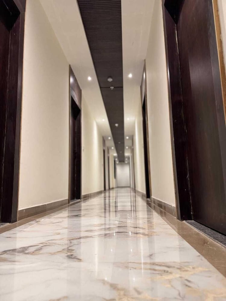 Hotel Grand Lucent