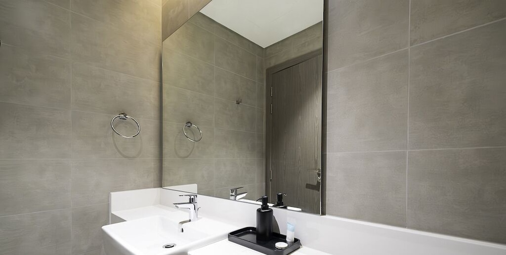 LUX Burj Khalifa Lagoon View Suite 2