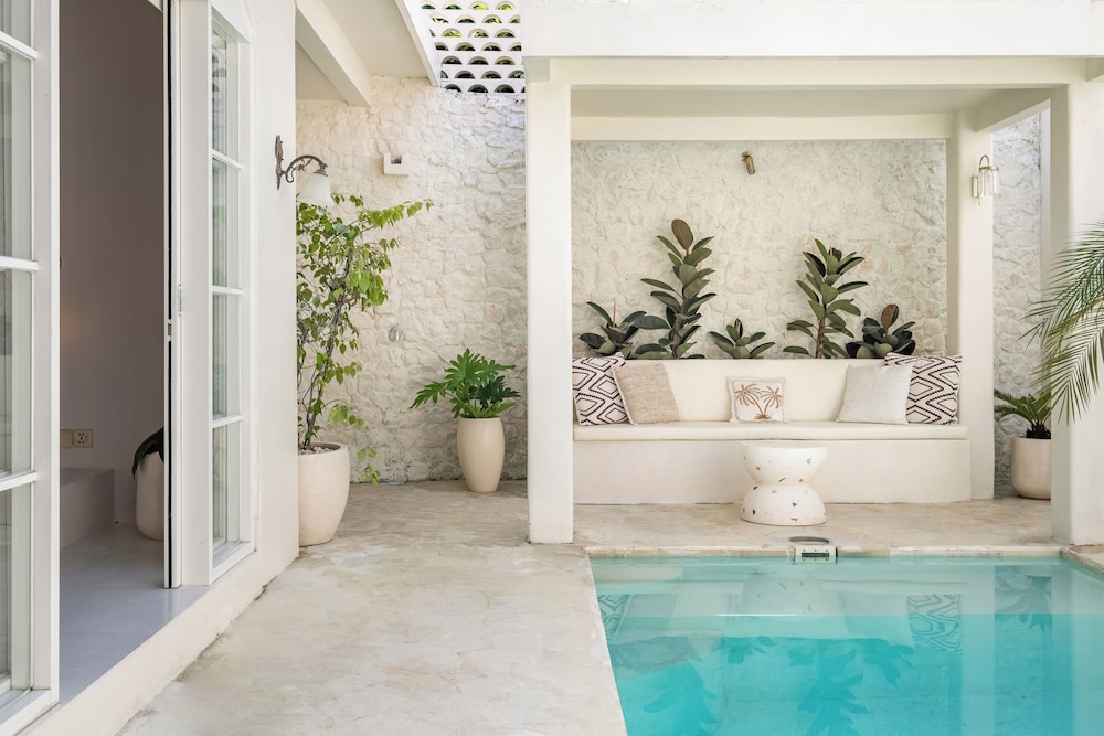 Private Pool Villa Ahana by OriVista