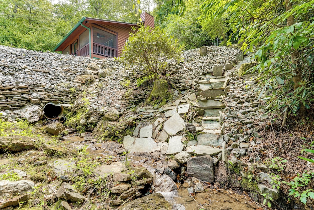Creekside Smokies Cabin 8 Mi to Murphy