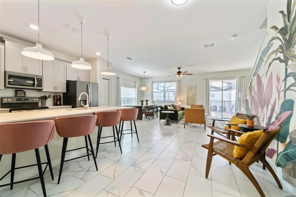 Vibrant 5Bd w Private Pool Waterpark at Storey Lake 4811m