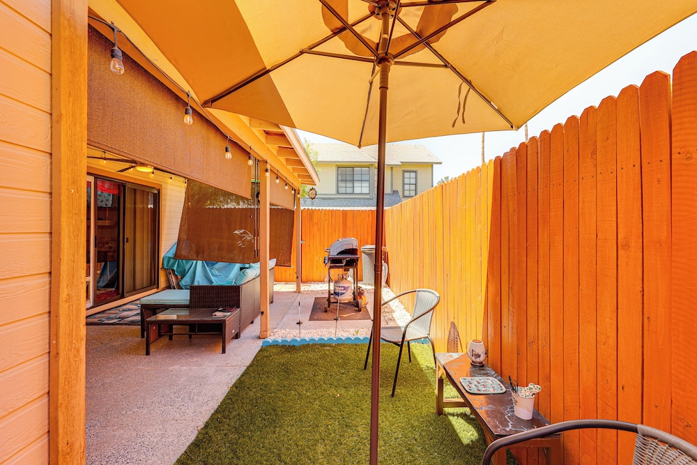 4 Mi to Dtwn: Cozy Couple's Haven w/ Patio in Mesa