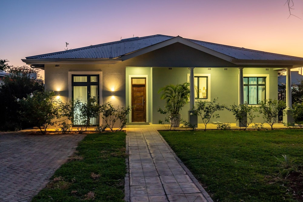 Stunning 3 Bedroom House Near Harare Airport -2297