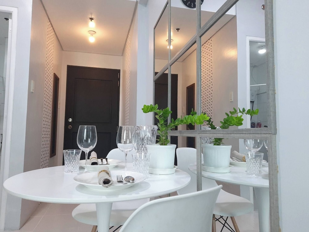 Staycation in Style With Fast Wifi & Netflix