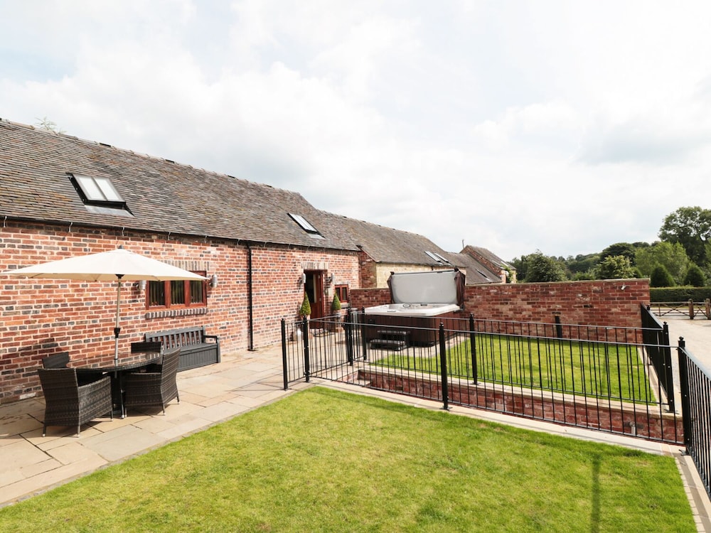 Manor Barn