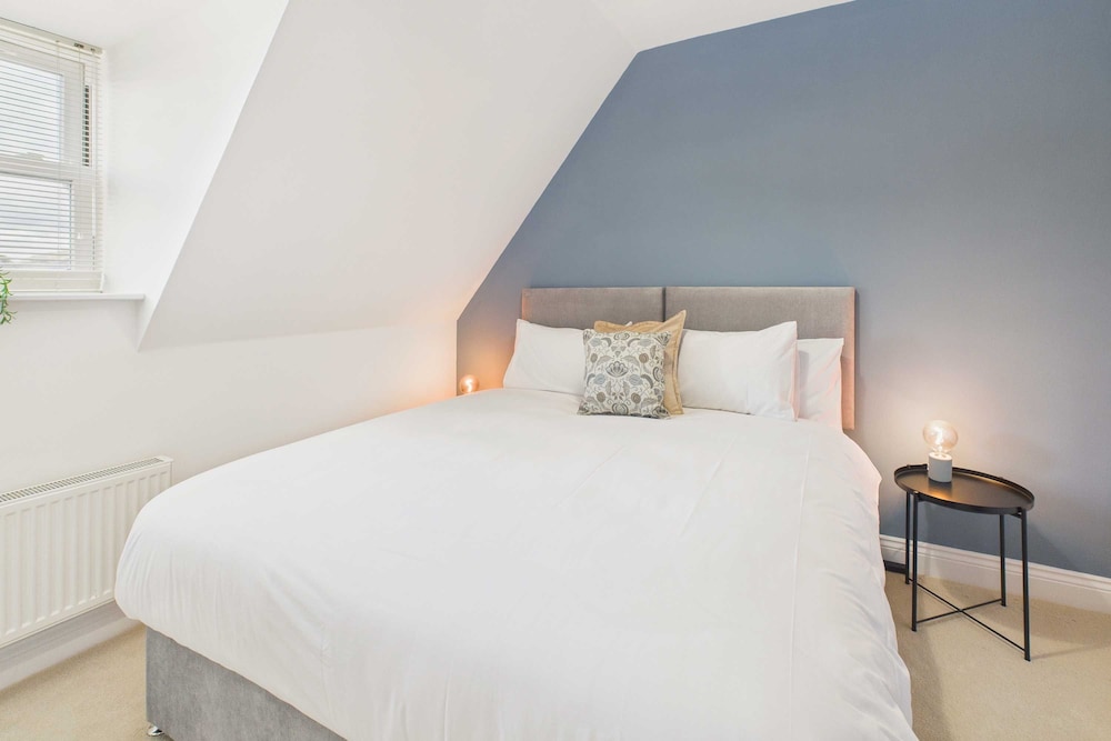 Host Stay Clearwell Gardens